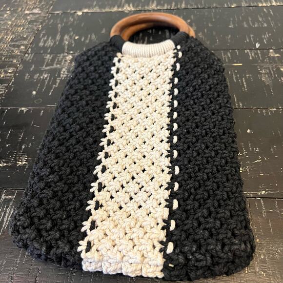 Laude the Label Mini Macramé Bag with Wooden Handles - Picture 4 of 9